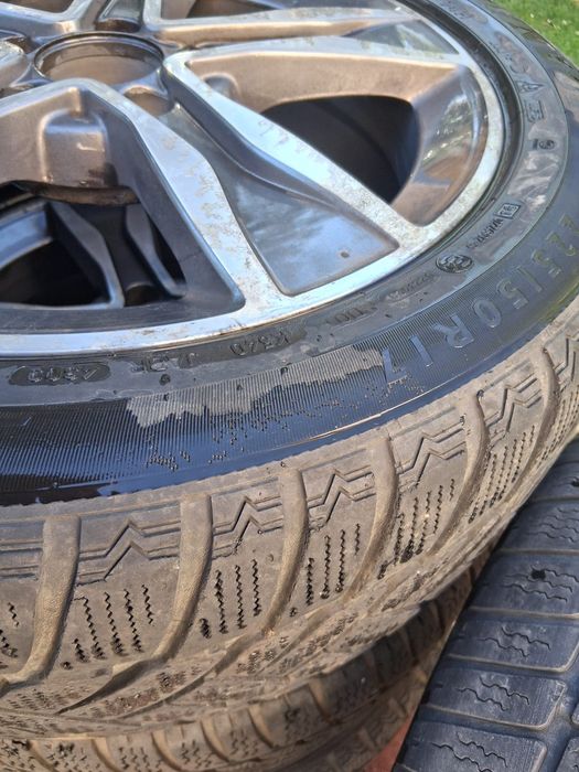 Vând roți complecte R17 Mercedes
