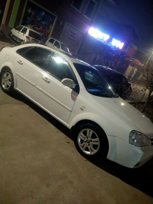 Arenda Lasseti 2010 ,sotilmidi