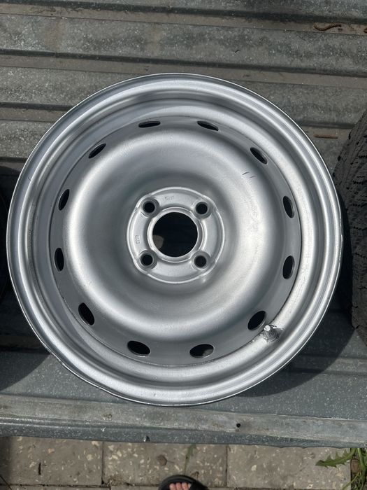 Диски 4/100 R15 стояли на ларгусе