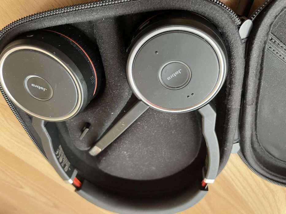 Vand 2 perechi de casti wireless Jabra 75