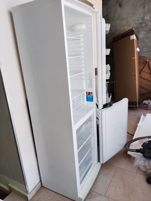 Холодильник б/у.