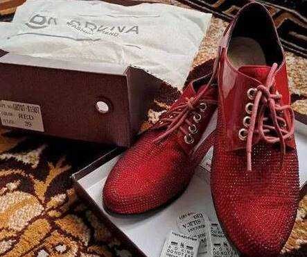 Продаю Женская обув 39 Bruno red