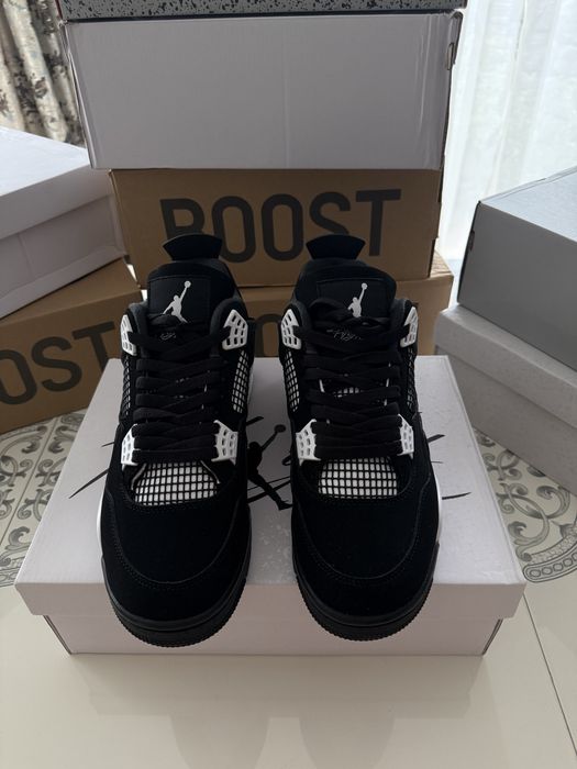 Jordan Retro 4 White Thunder