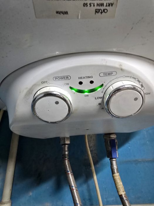 Продам бойлер Artel 50 л