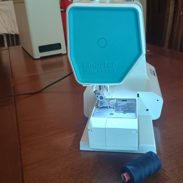 Mașină de cusut Pfaff Smarter 260C
