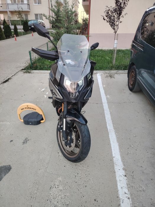 CF MOTO  700 MT.