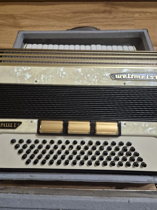 Акордеон с 80 баса