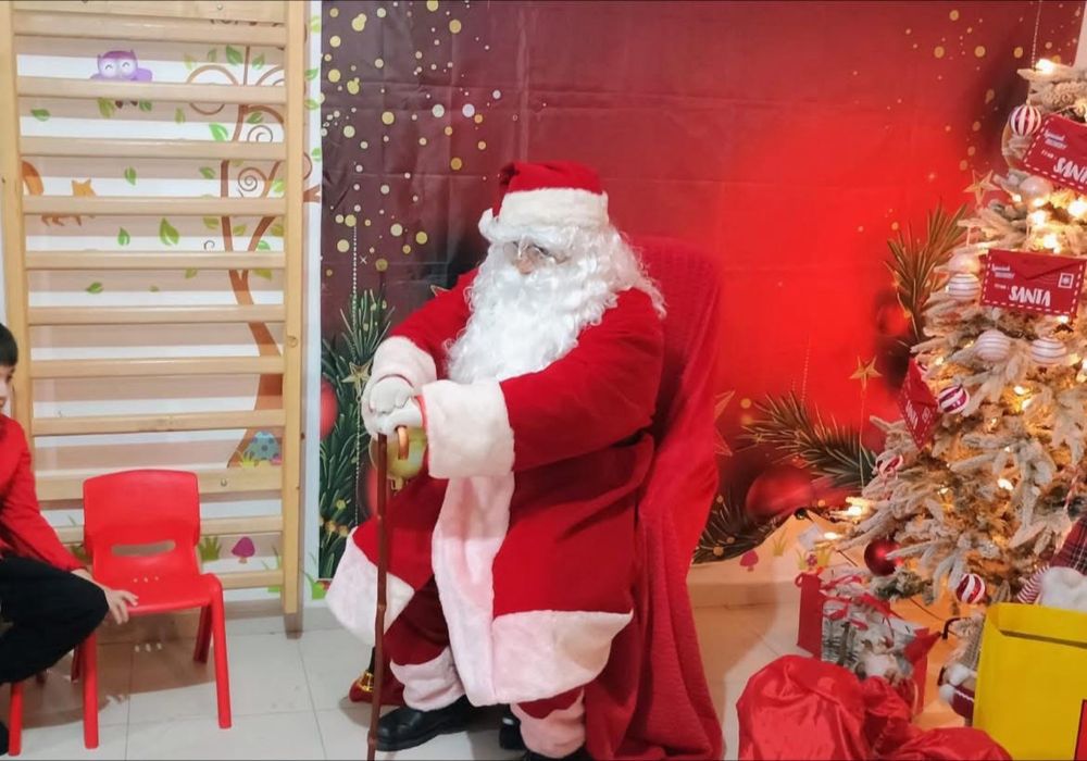 ÎNCHIRIERI MOȘ CRĂCIUN – Magia Sǎrbătorilot la tine acasă!