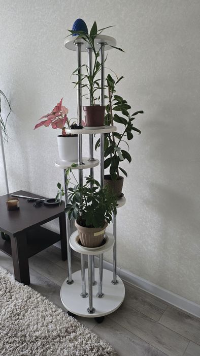 Продам стойку с цветами