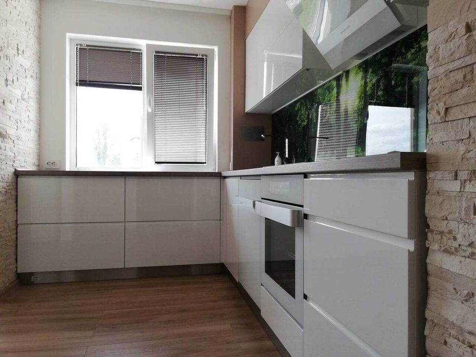 Продава се Тристаен апартамент в Пловдив, Тракия - 115 кв.м за 1000 €/кв.м - Снимка #3