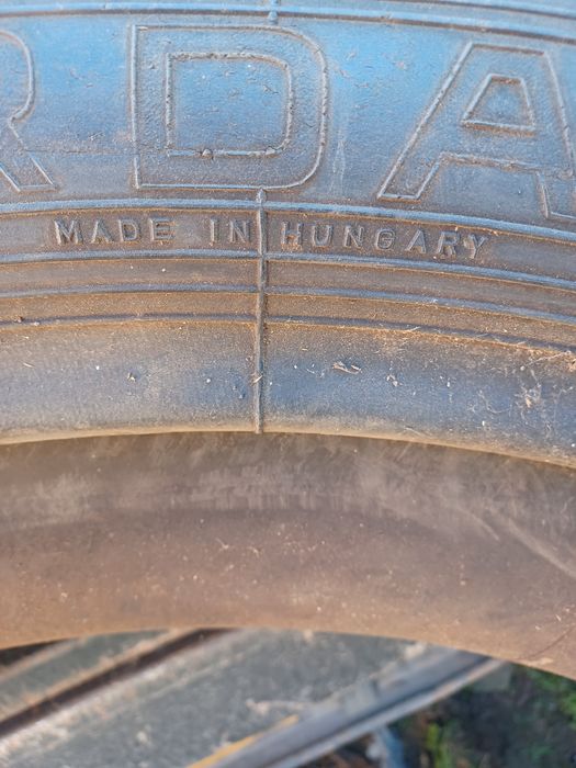 Продавам гуми за трактор