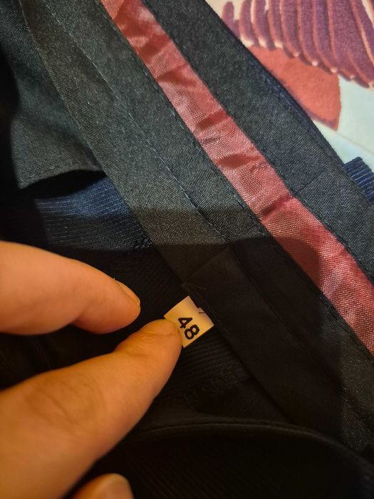 Pantaloni costum albastru închis – mărimea 48 – eleganți