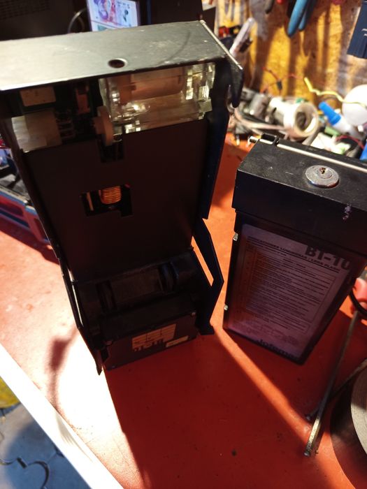 Cititoare bacnote NV 10