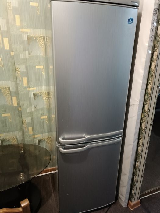 Холодильник SAMSUNG