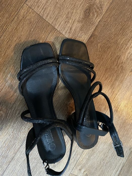 Туфли босоножки на каблуке СРОЧНО