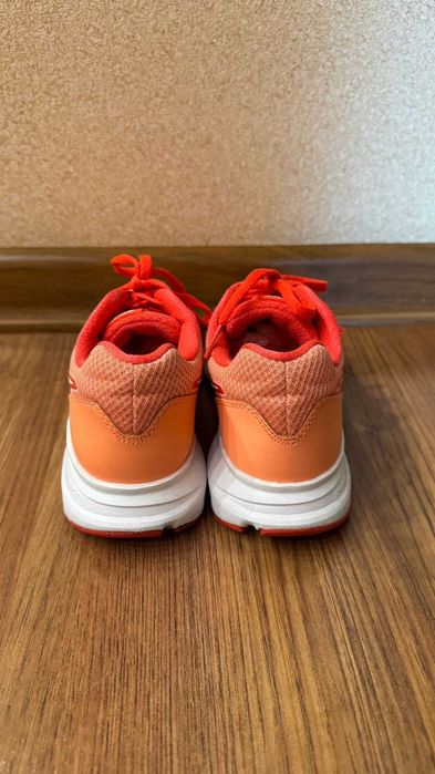 Кроссовки спортивные Nike, 36 размер