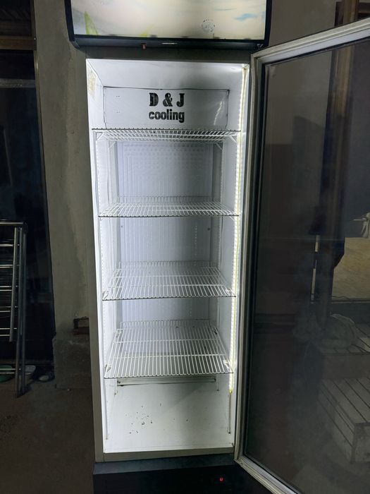 Холоделник Сотилади