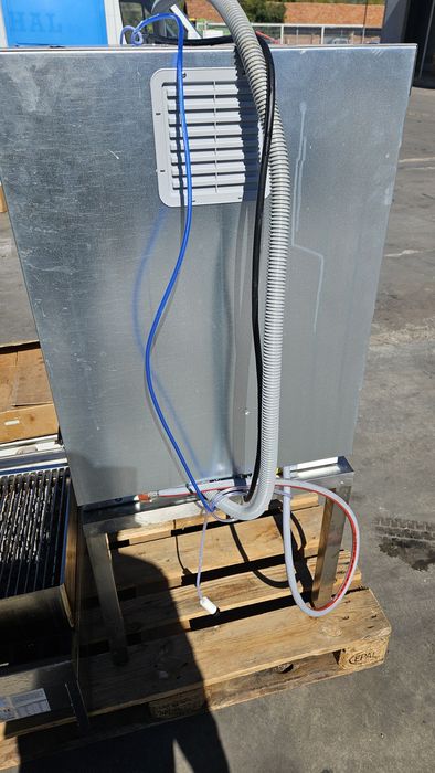 Професионална съдомиялна машина