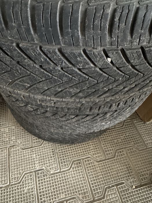 Avtomabil shinalari sotiladi