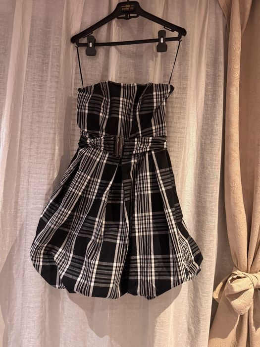 Рокли носени по веднъж в отлично състояние