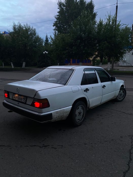 Продам мерс 124 2.3