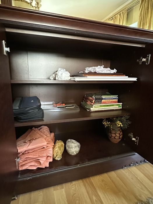 Комод с зеркалом из массива шпон