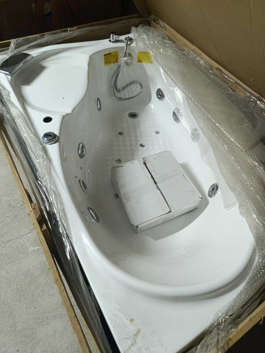 Луксозно хидромасажно джакузи