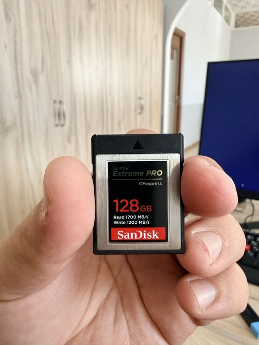 Продам флешку sanDisk CFexpress