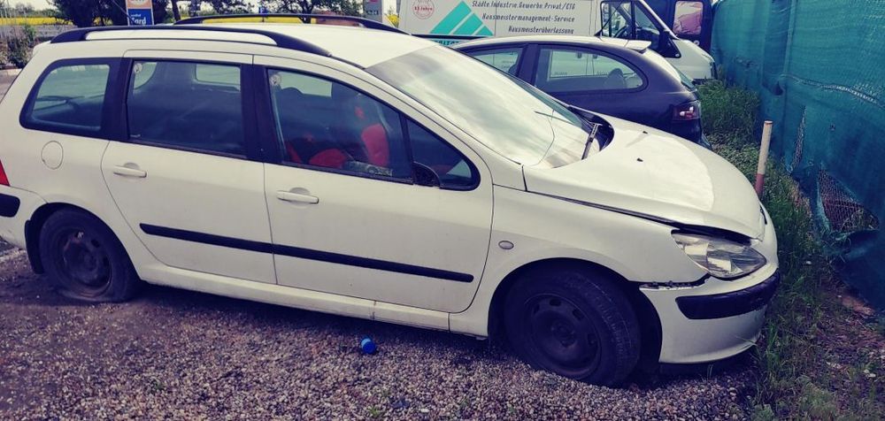 Dezmembrez Peugeot 307 hdi