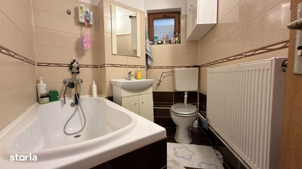 Apartament 2 camere decomandate transformat in 3 de vanzare in km 4-5