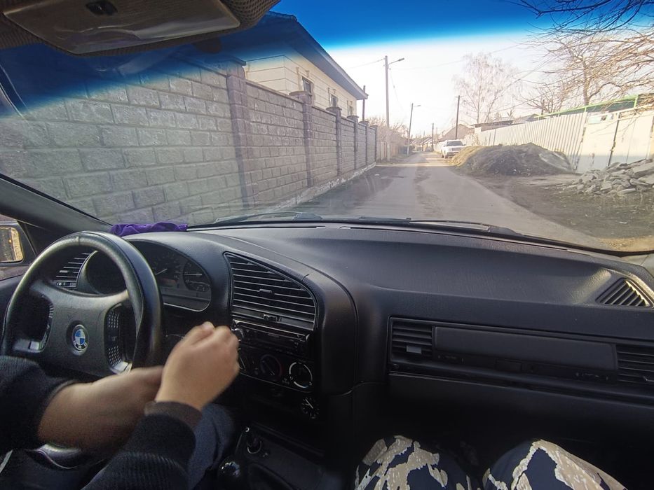 Продам BMW 318 E36