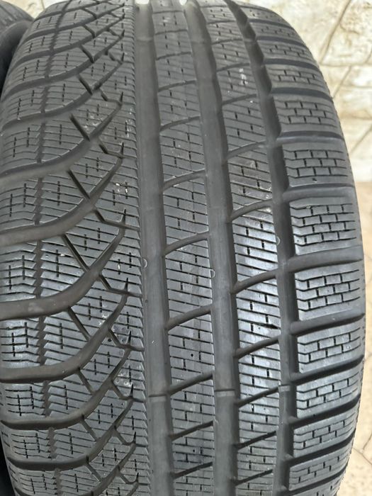 Зимни гуми 255/45/19 и 285/40/19 Pirelli P zero winter