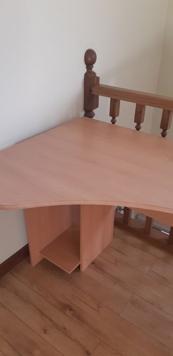 Компьютерный стол продам
