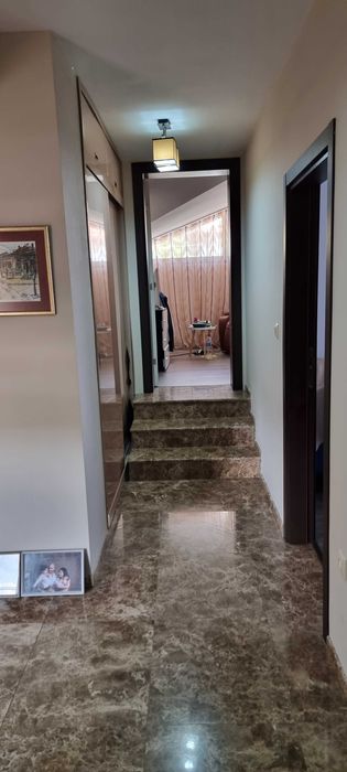 1829-Продава се двуетажна луксозна къща в кв. "Варош"