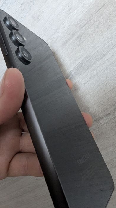 Samsung S23 FE  256 Гб память