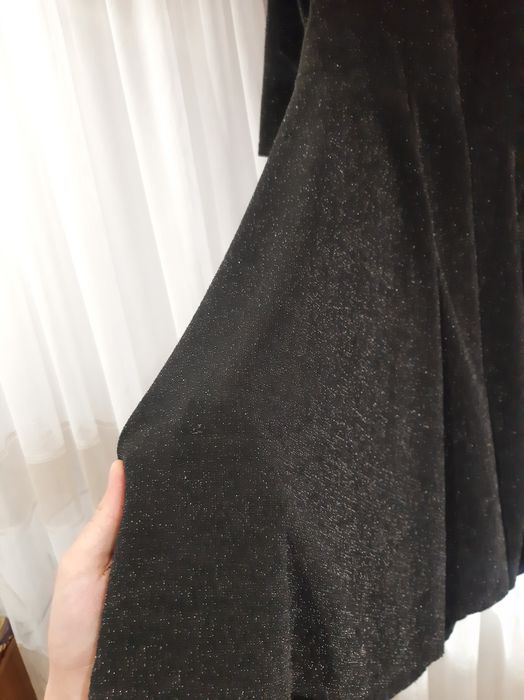 Рокля с дълъг ръкав черна