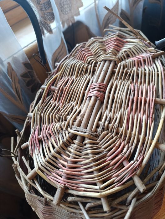 Скидка!Срочно продам плетёную корзинку