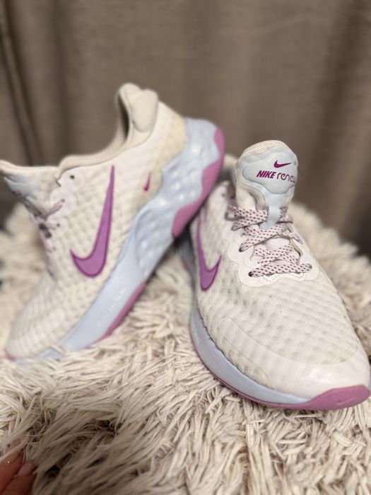 Дамски мараронки Nike renew