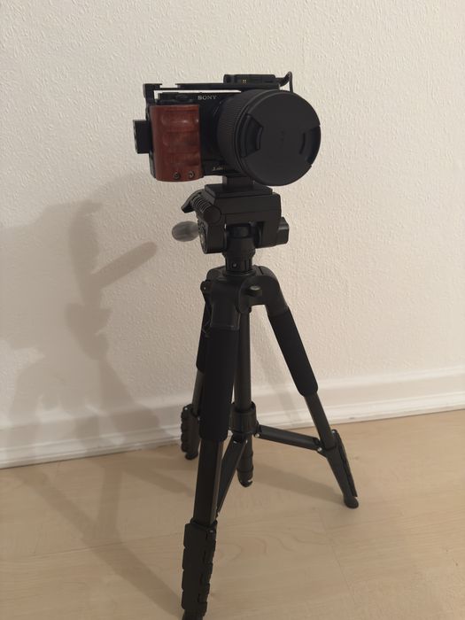 Sony ZV E10 + Sigma 16mm f1.4 + DJI mic mini