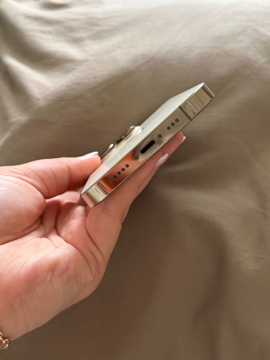 iPhone 14 Pro золотистый