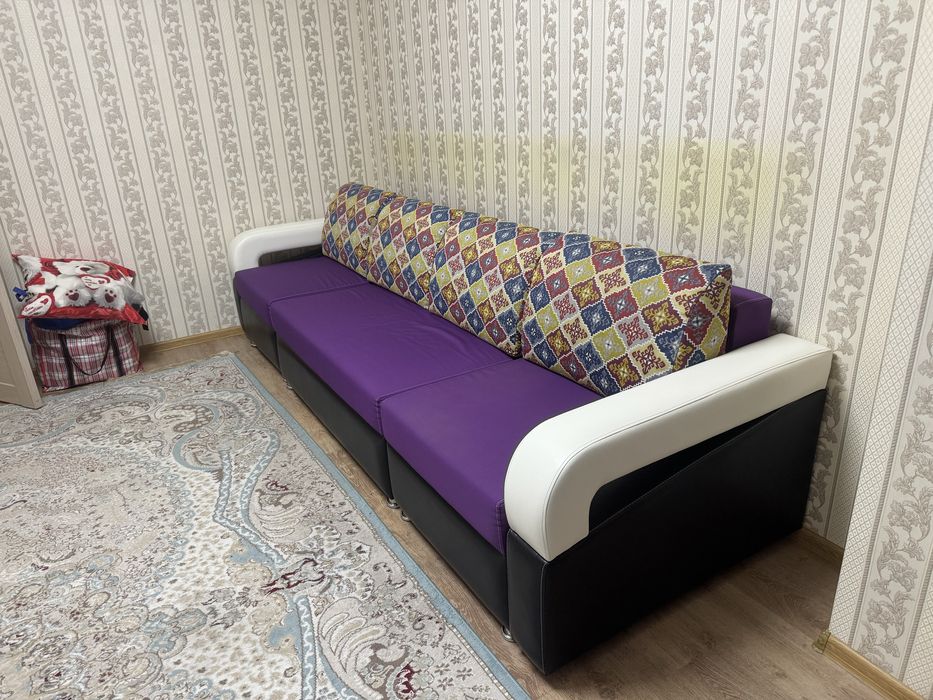 Диван в отличном состоянии 3х метровый