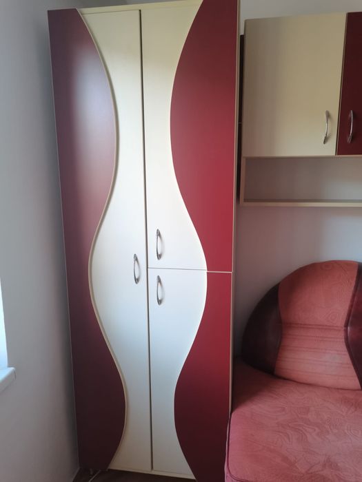 URGENT! Vand mobila set cu perdea, TV  si covoare!
