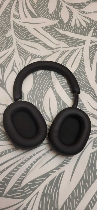 SONY WH-1000XM5 Fuctionale (de Piese) rupte pe ambele capete fuctionale 200 lei fix