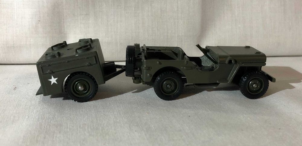 Macheta Jeep Willys cu remorca Solido metal 1 43 original