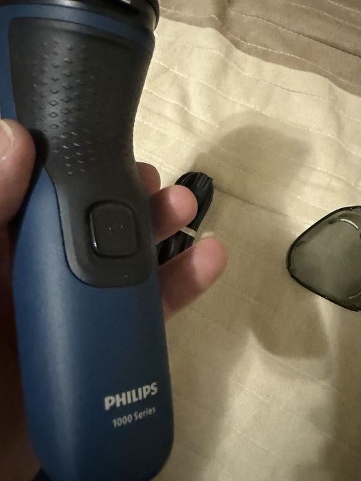 aparat de ras electric Philips Seria 1000 modelul S1134