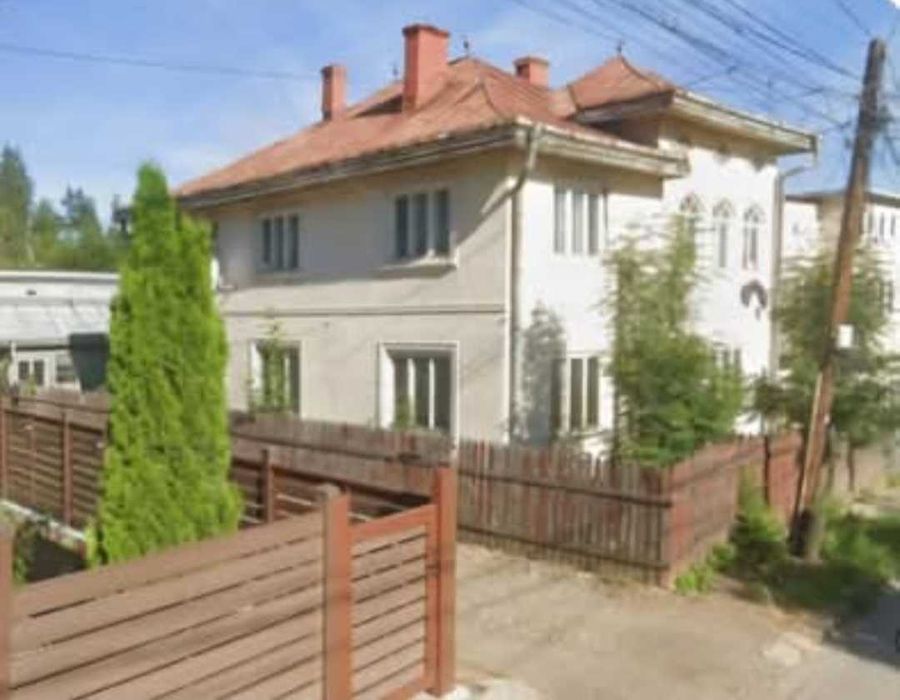 Vănd etajul unei case in Vatra Dornei!