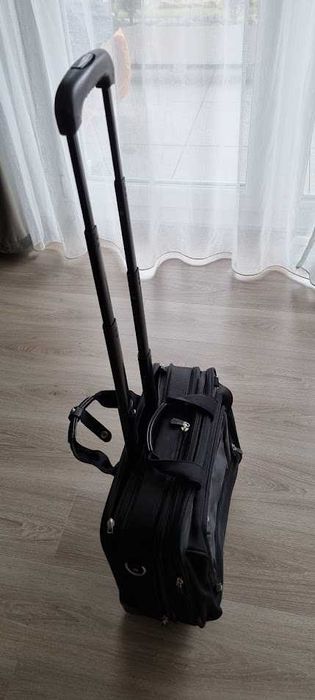 Troler/Geanta laptop Business 41cm Dicota, 14 - 15.6", Cu roti, Negru
