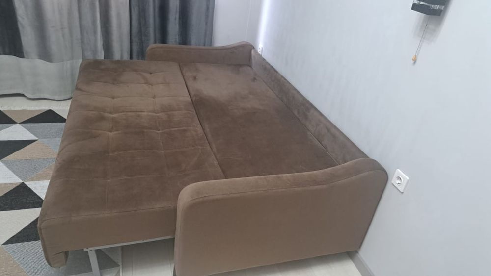 Продам диван почти новый