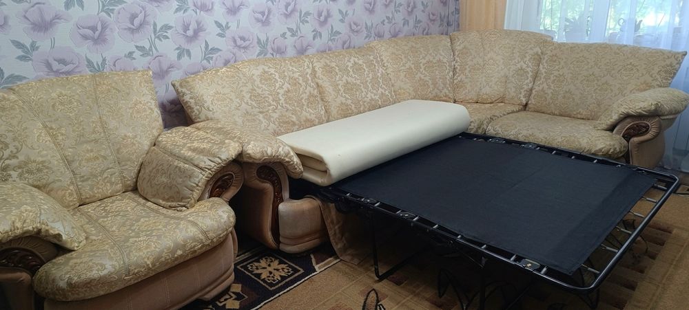 Продам большой диван