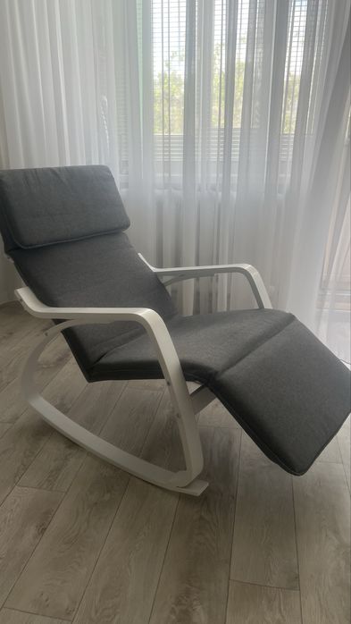 Кресло качалка с подножкой